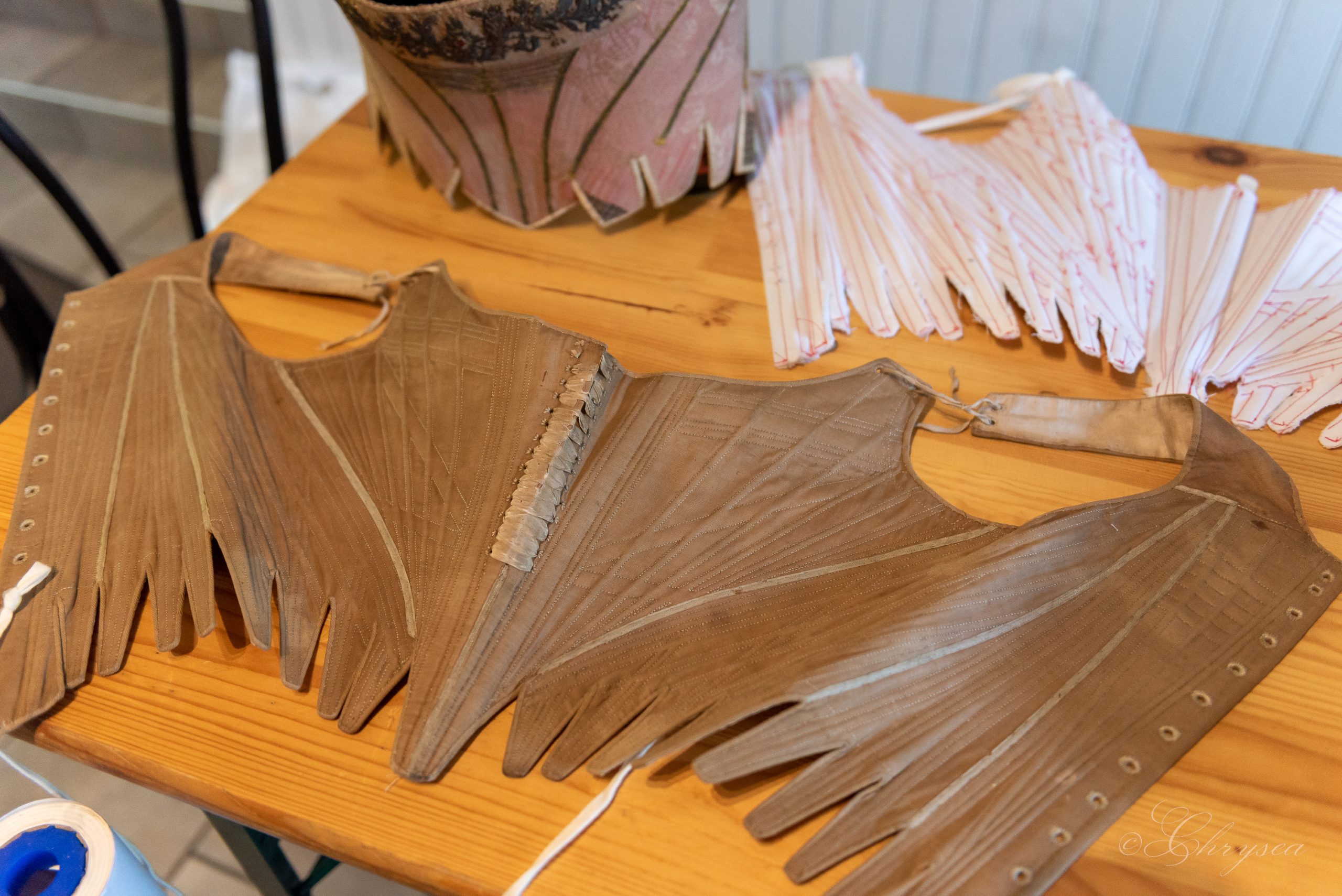 Exposition de corps baleinés historiques par Atelier Sylphes